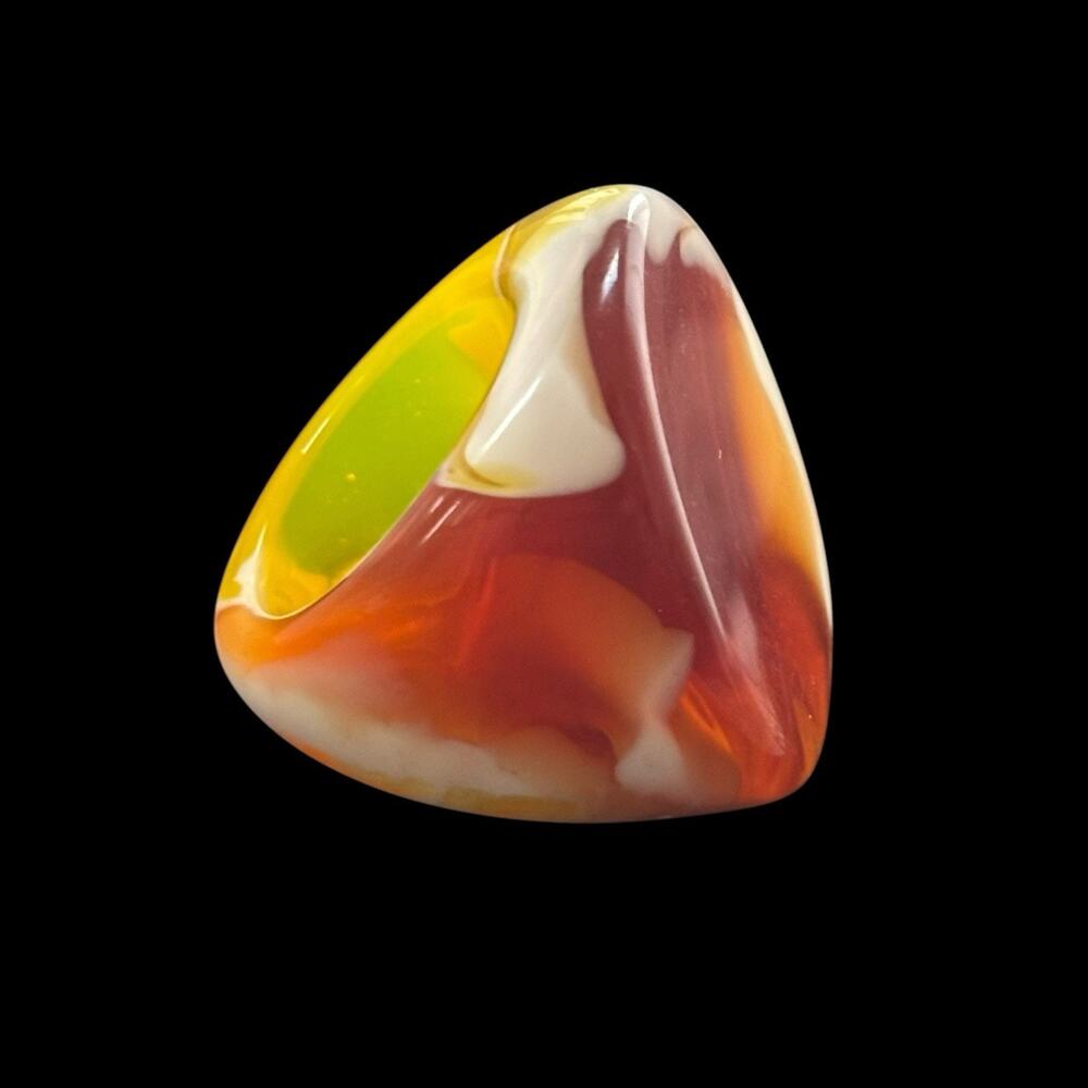 Vintage 1970s Butterscotch Custard Marbled Lucite Flat Top Statement Ring 7.5